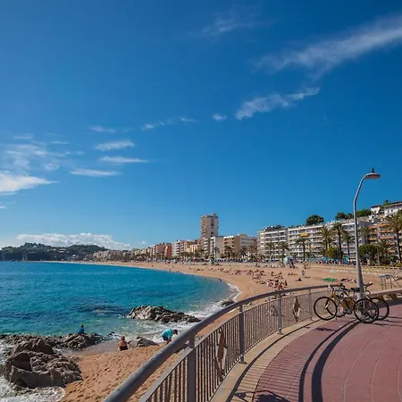 Fantastic 3 Bedroom Apartment, 300m To The Sea Apartment Lloret de Mar