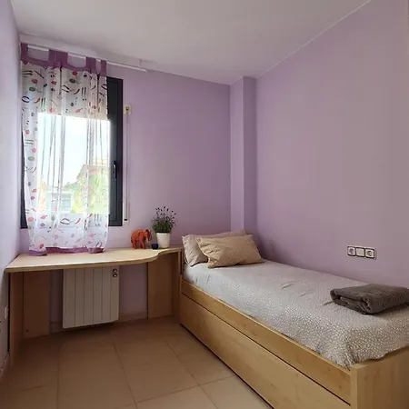 Apartment Fantastic 3 Bedroom Apartment, 300m To The Sea *