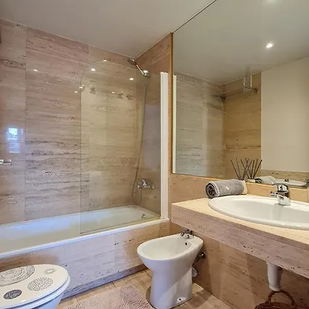 Apartment Fantastic 3 Bedroom Apartment, 300m To The Sea *